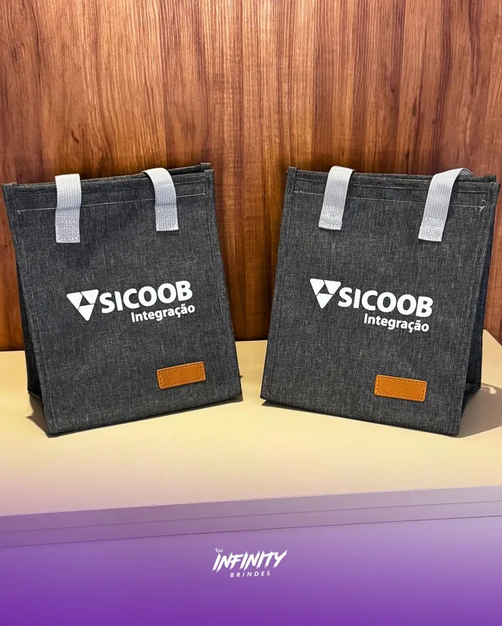 Sacolas térmicas personalizadas com logo para brinde corporativo